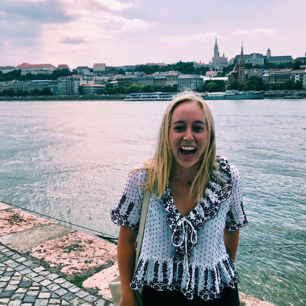 Meet your Posher, Elizabeth